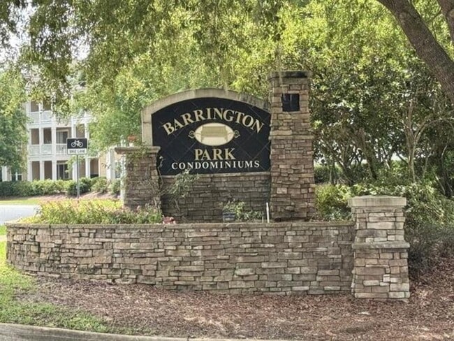 Building Photo - 2801 Chancellorsville Dr