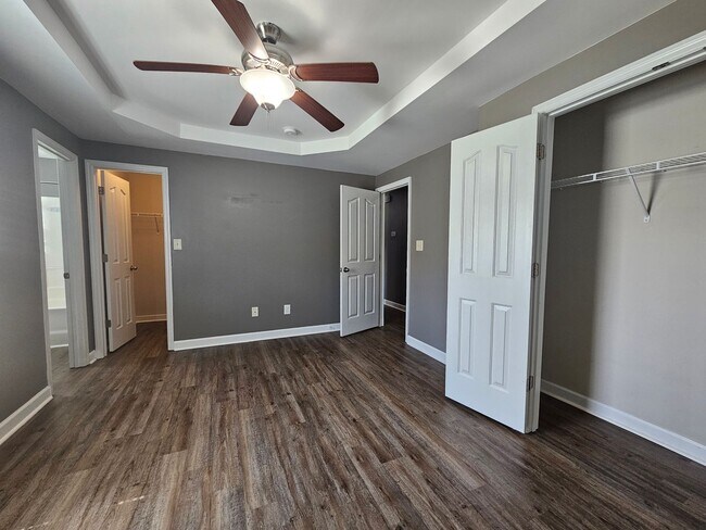 Building Photo - 3 Bed, 2 Bath Home In Woodbury Farm!