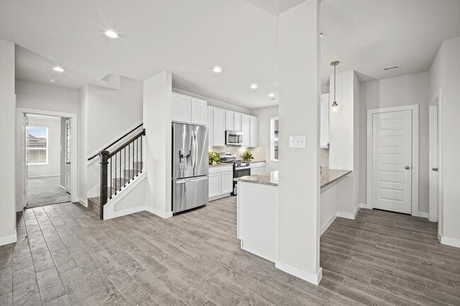 Building Photo - 144 Shining Pt Dr