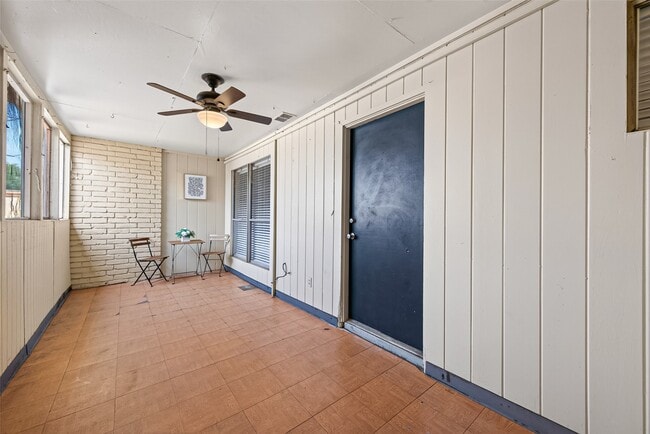 Building Photo - 7714 Renwick Dr