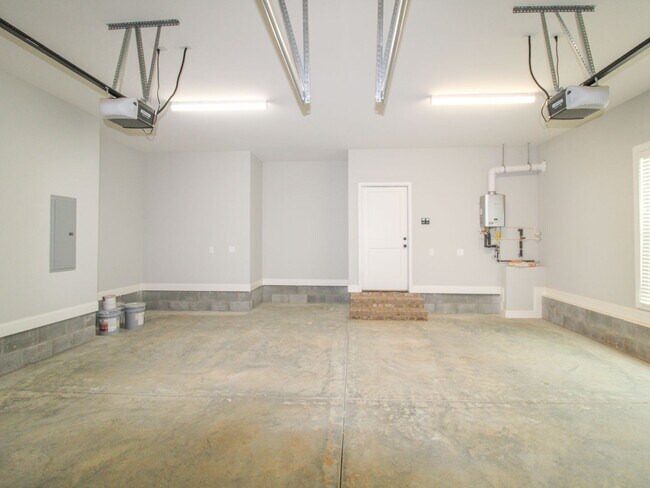 Building Photo - Beautiful two story home at Whispering Pines!