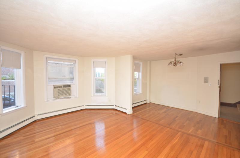 Building Photo - 320 Tappan St