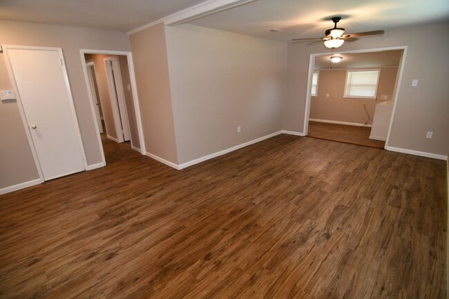 Building Photo - Newly updated, 3 bedroom, 1.5 bath home in Baker