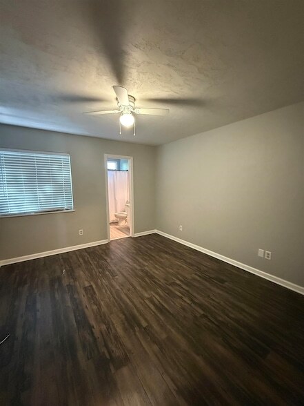 Building Photo - 3213 Mound Dr