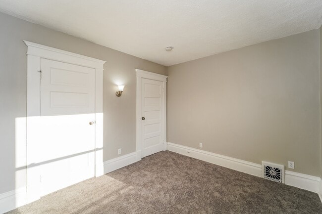 Building Photo - 5326 N 35th St