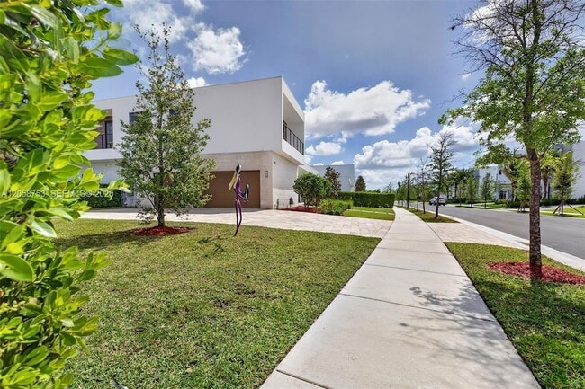 Building Photo - 16709 Botaniko Dr N