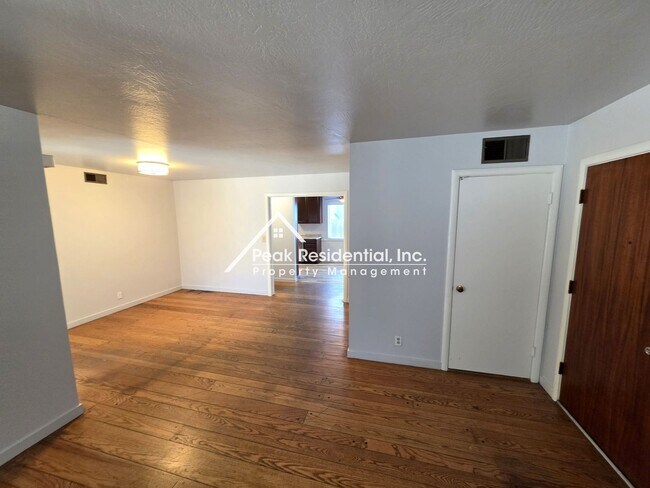 Building Photo - Very Nice 3bd/1.5ba House!