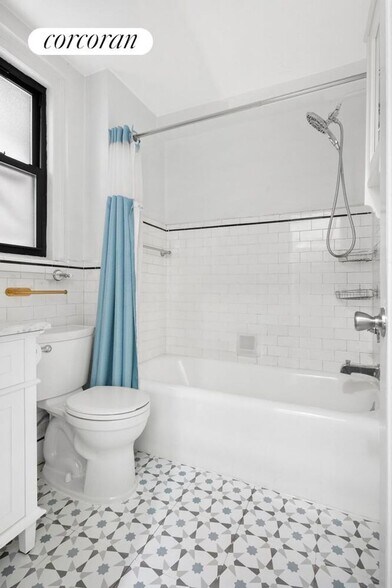 Building Photo - 211 E 35th St