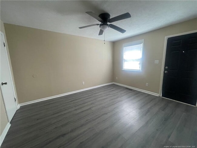 Building Photo - 4953 Fieldcrest Dr