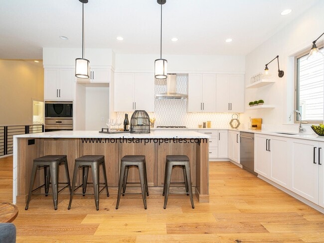 Building Photo - Tranquil Elevated Design in Tigard