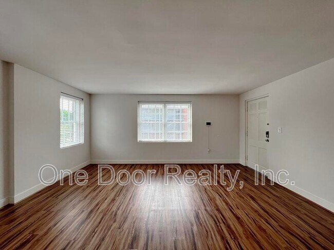 Building Photo - 732 Scotland St