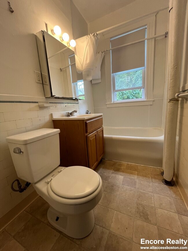 Building Photo - 1626 Commonwealth Ave