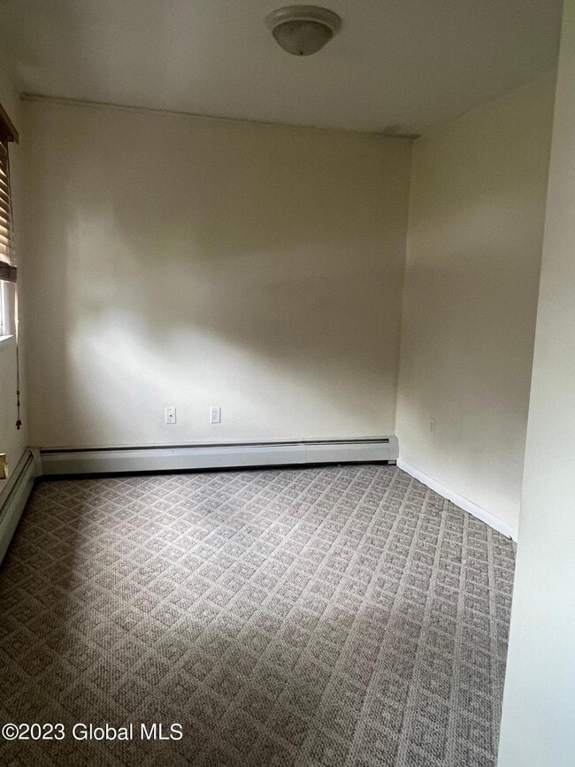 Building Photo - 220 Broad St