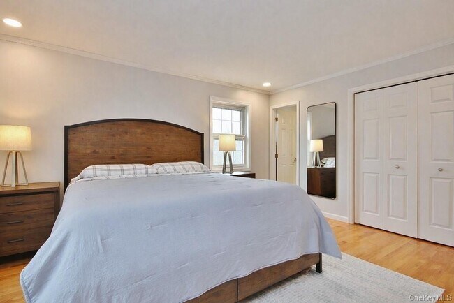 Building Photo - 478 Lake Rd