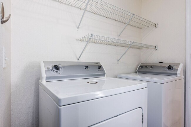 Building Photo - Upstairs, 1 bedroom, Benicia Highlands on Cambridge Drive