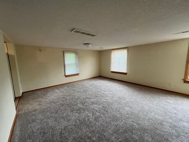 Building Photo - 216