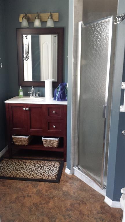 Building Photo - 404 Hazel Cir