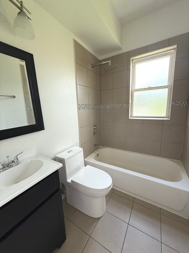 Building Photo - 7628 S Drexel Ave