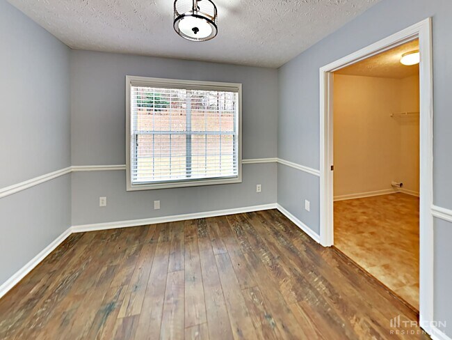 Building Photo - 5102 Meridian Lake Dr