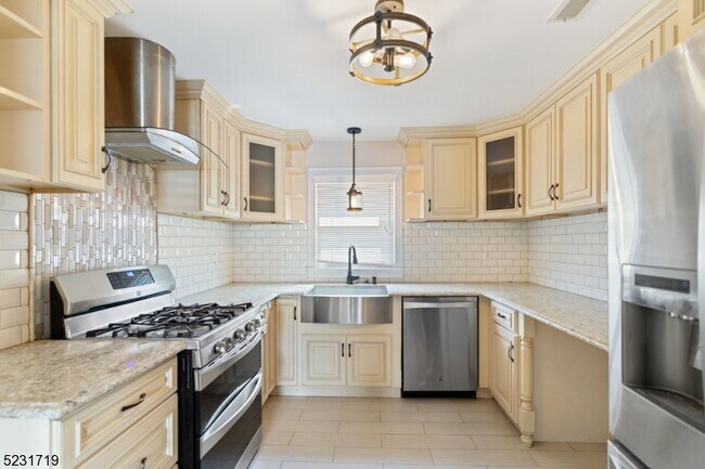 Building Photo - 105 Berkeley Ave