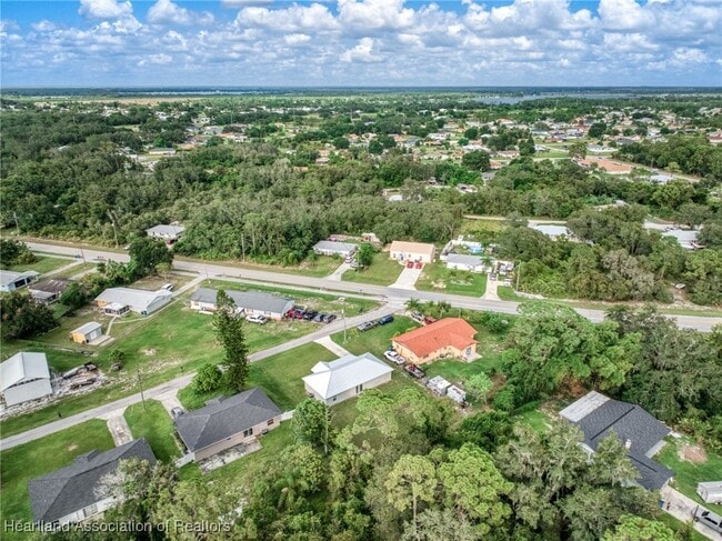 Building Photo - 2909 Mullet Ave