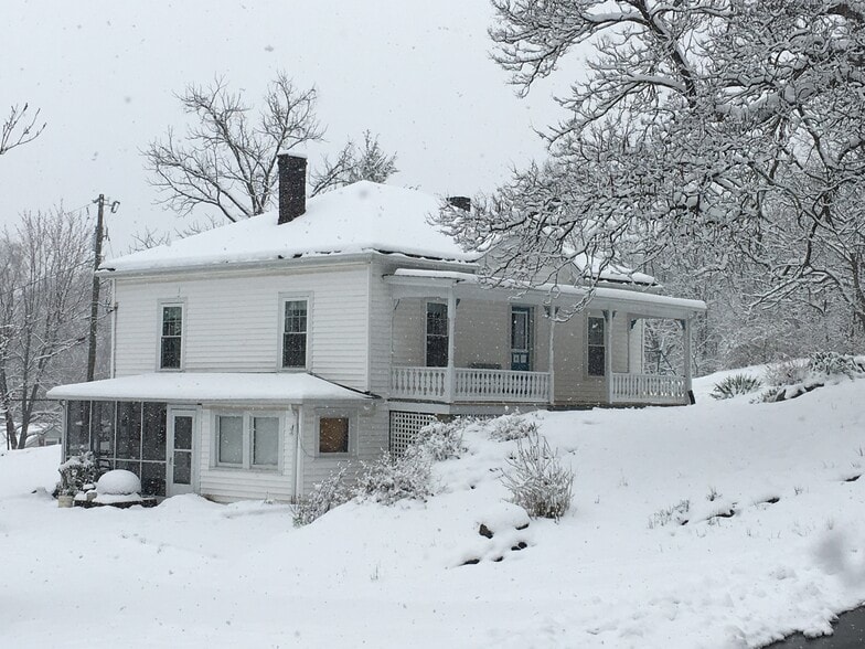 Building Photo - 928 Rockway St