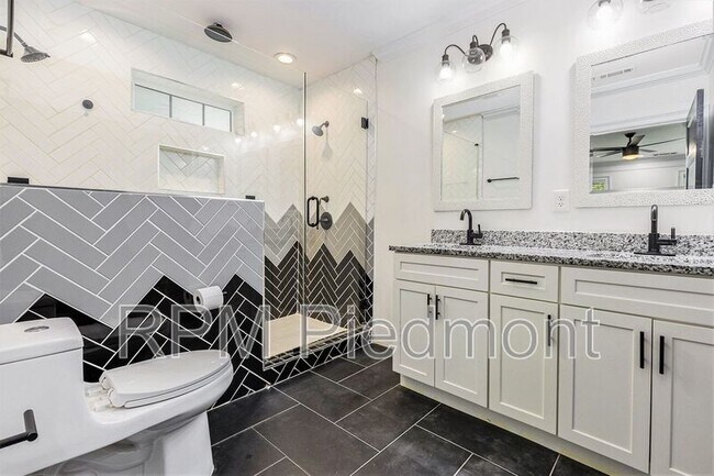 Building Photo - 1355 Westview Dr SW