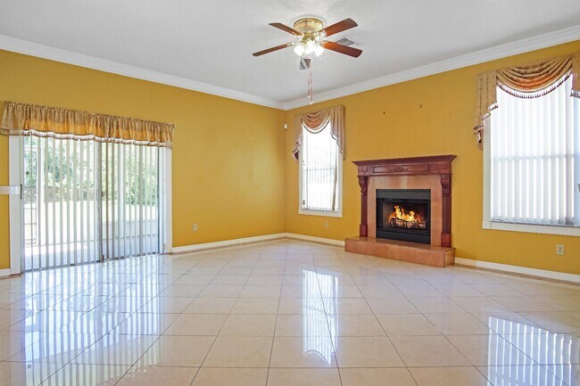 Building Photo - 458 Lytton Cir