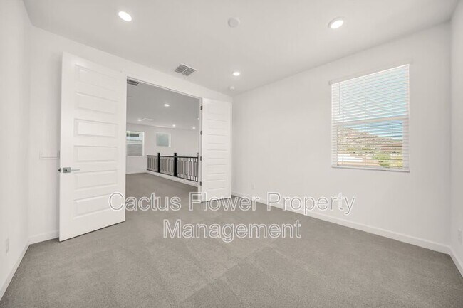 Building Photo - 6946 W Buckhorn Trail