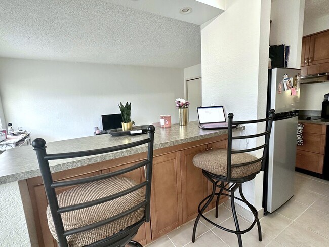 Kitchen - 1810 E Oakland Park Blvd
