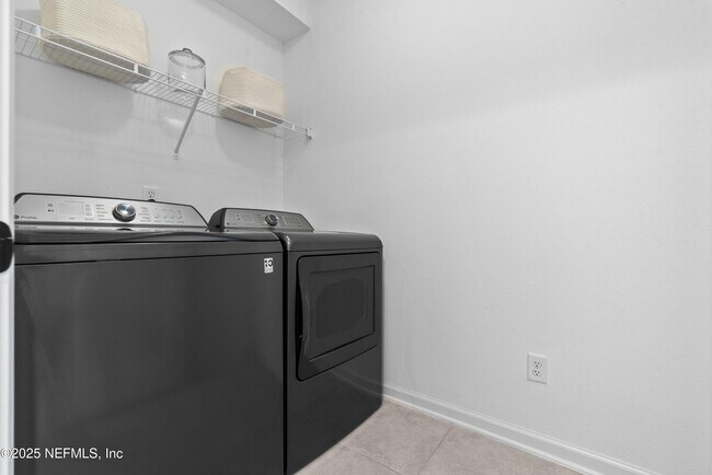 Building Photo - 4556 Pine Ridge Pkwy