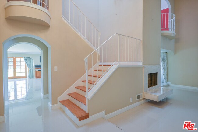 Building Photo - 3119 Hutton Dr