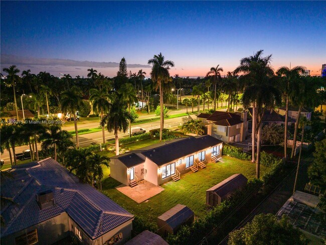 Building Photo - 1141 Hollywood Blvd