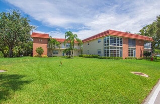 Building Photo - 52 Woodland Dr