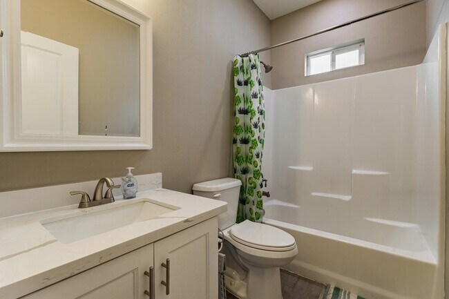 Building Photo - 1817 Rebecca Ln