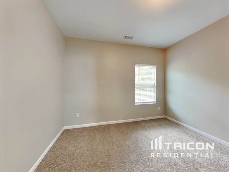 Building Photo - 4286 Traipse Path