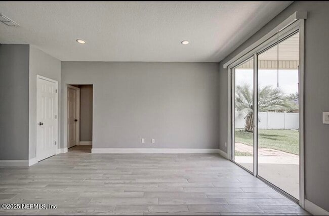Building Photo - 3087 Wandering Oaks Dr