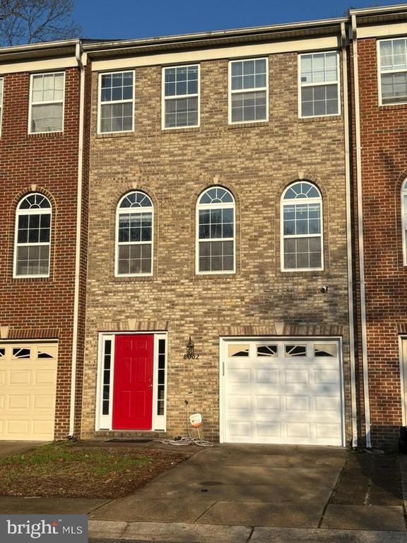 Building Photo - 8002 Bullfinch Pl