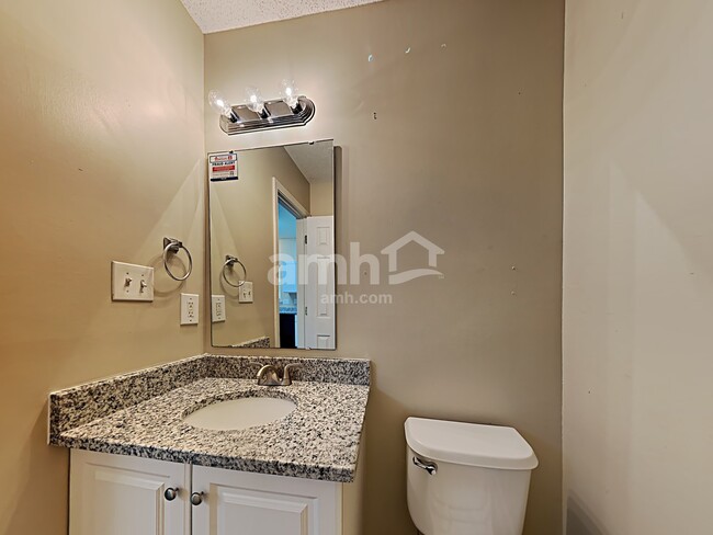 Building Photo - 6110 Goldenfield Dr
