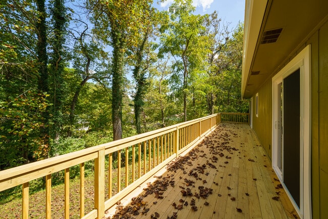 Building Photo - 68 Palmer St