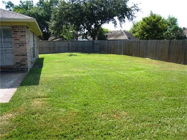 Building Photo - 327 Capehill Dr