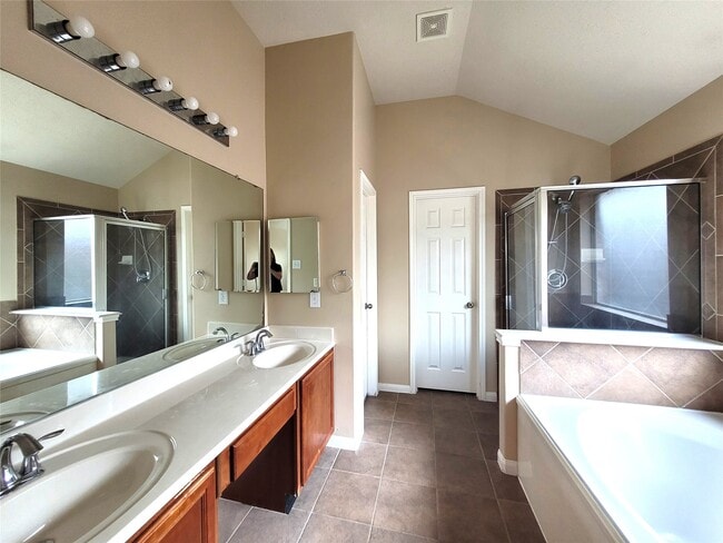 Building Photo - 11826 Fortune Park Dr