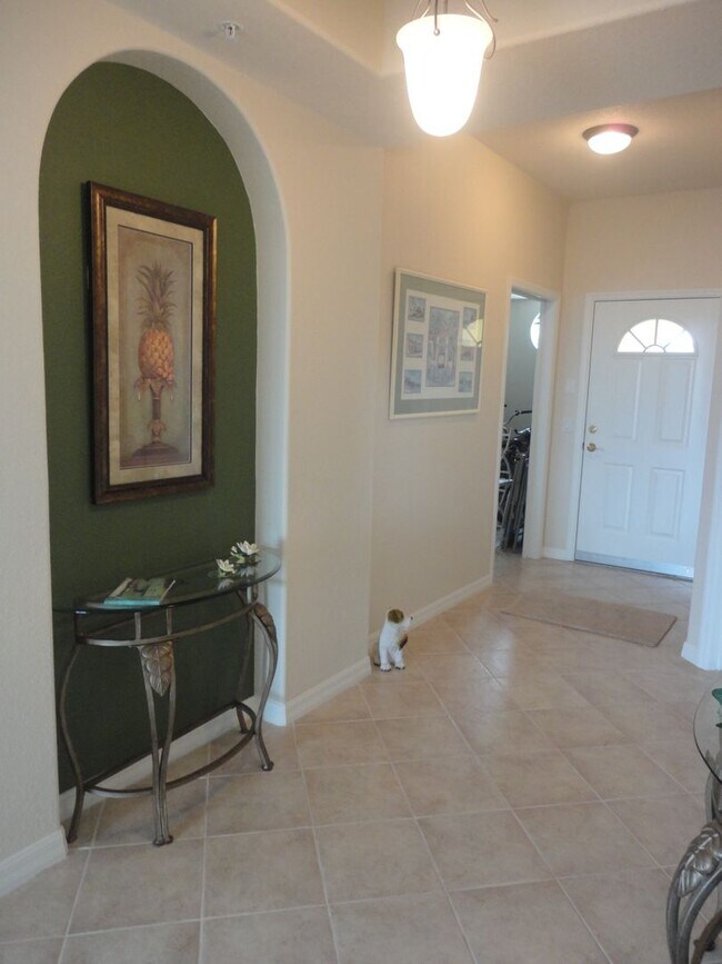 Building Photo - NEW PRICE! Venice Island 3BR/2BA 3rd Floor End Unit Condo