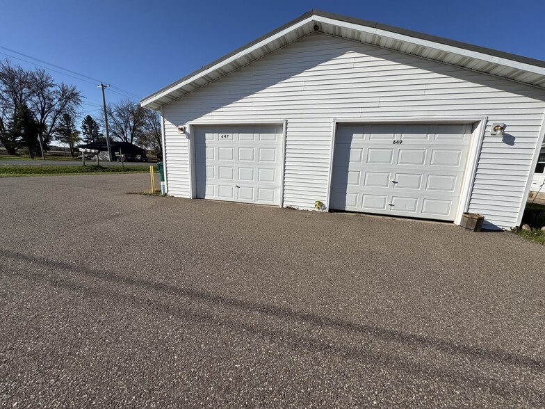 Building Photo - 647 Kennedy Ct