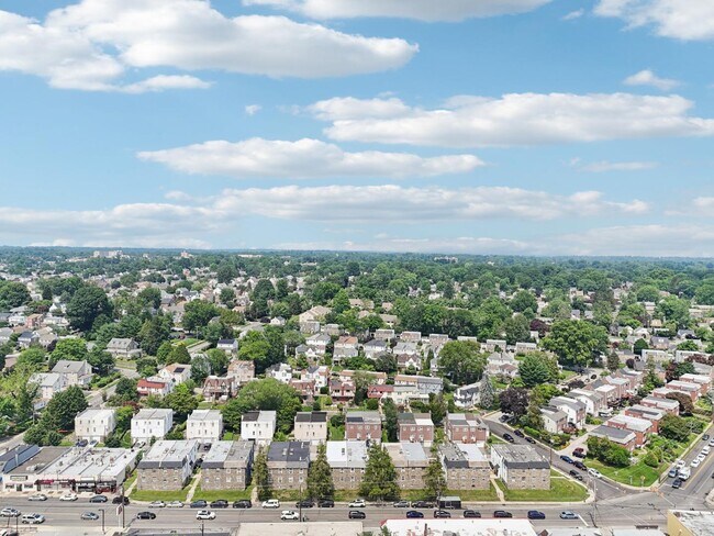 Building Photo - 2333 Haverford Rd