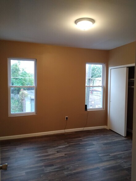 Building Photo - 2054 Ann St