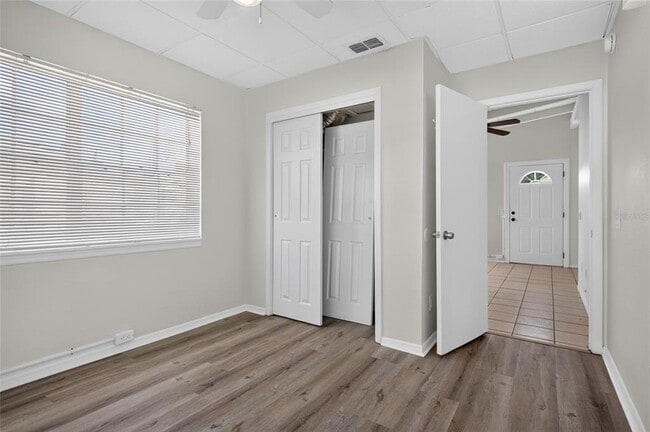 Building Photo - 7508 N Thatcher Ave