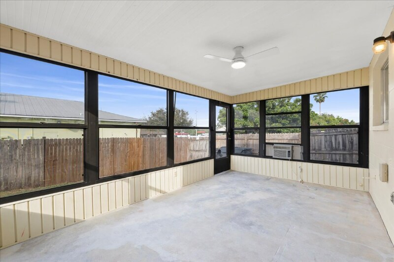 Building Photo - 623 Lake Dexter Cir