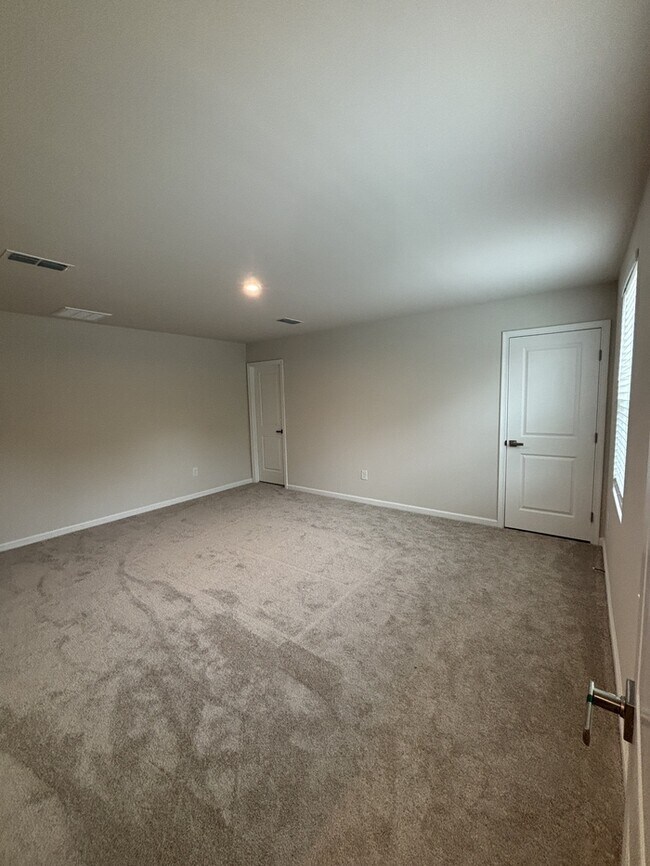 Building Photo - 282 N Coral Bells Wy