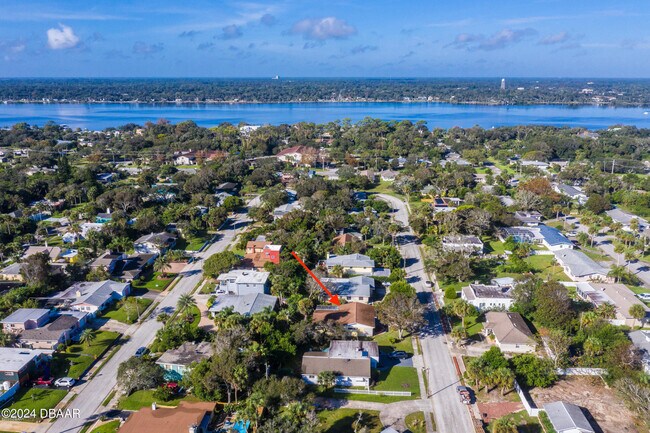 Building Photo - 136 Valencia Dr